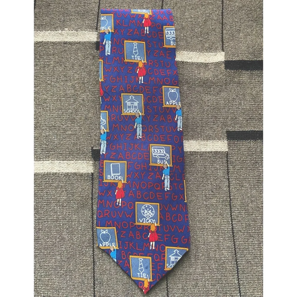 Vichy Davis “CHALK IT UP” School Tie